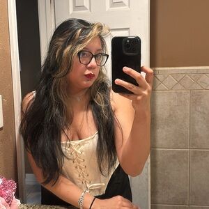 Meet your Posher, Alejandra